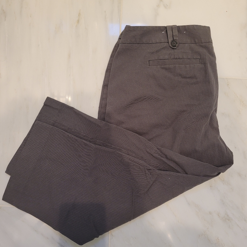LOFT grey pinstripe cropped pants size 10P